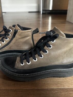 Women’s leather shoes - size 36